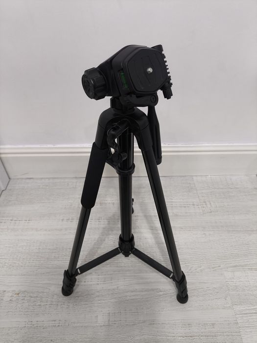 Штатив 1.4 м, состояние 9/10