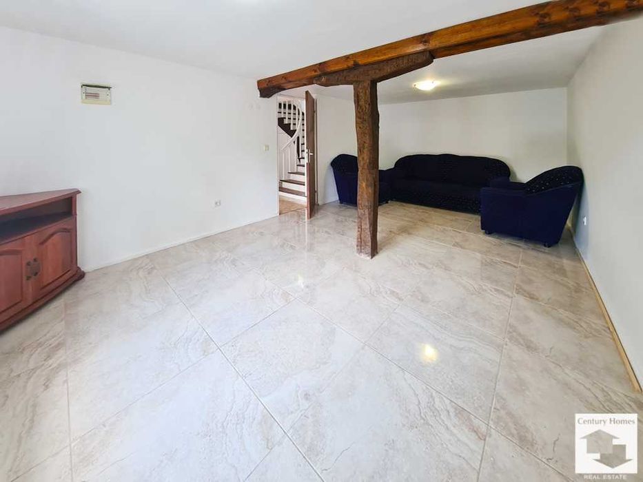 170282 Двуетажна къща с басейн и просторен двор в с. Ритя