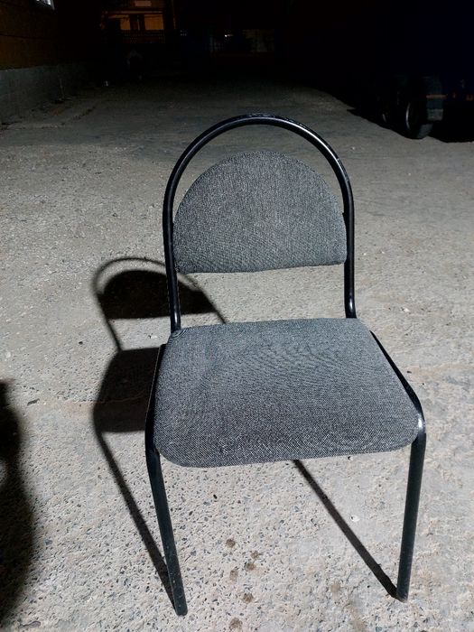 Продам стулья офисные