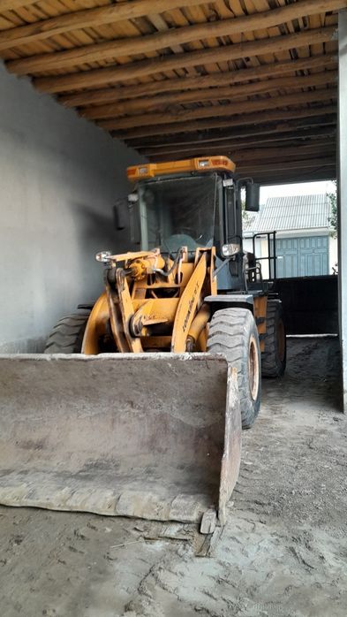 Sotiladi Lonking LK833 1.8 kubalik holati zor ishlashga tayor