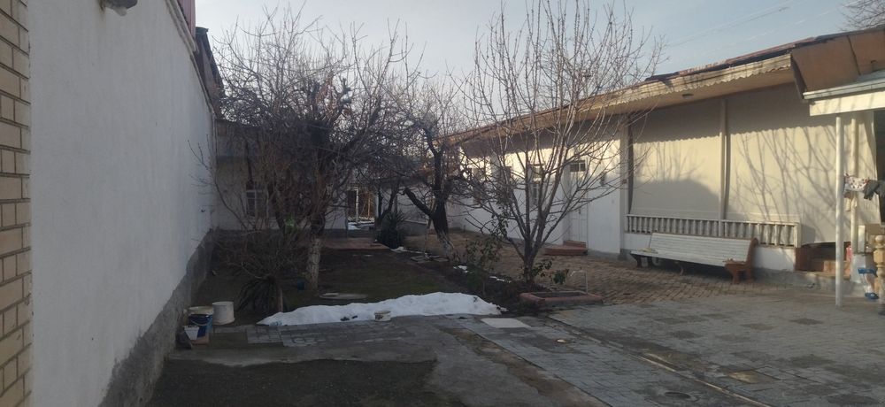 13-соток Срочно продаётся дом.