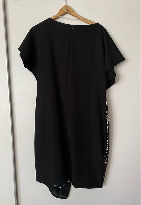 Стилна черна пайетена рокля