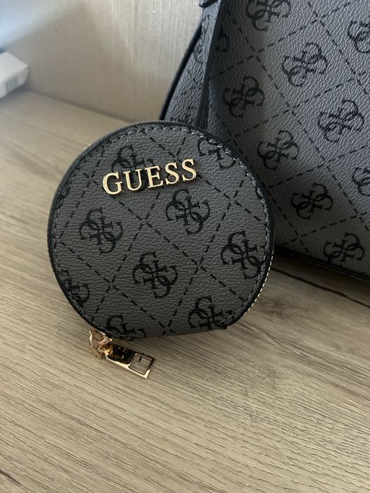 Женска Guess чанта