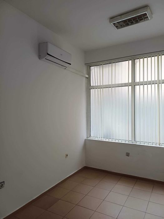 Дава се под наем Магазин в Пловдив, Кършияка - 130 кв.м за 648.21 € - Снимка #7