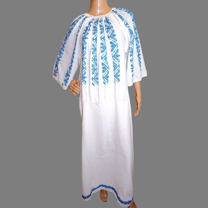 Ie veche din Mehedinti cu paiete metalice ,ie cu poale L-XL