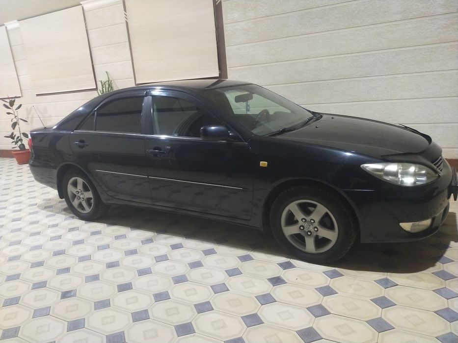 Продам срочно живую камри