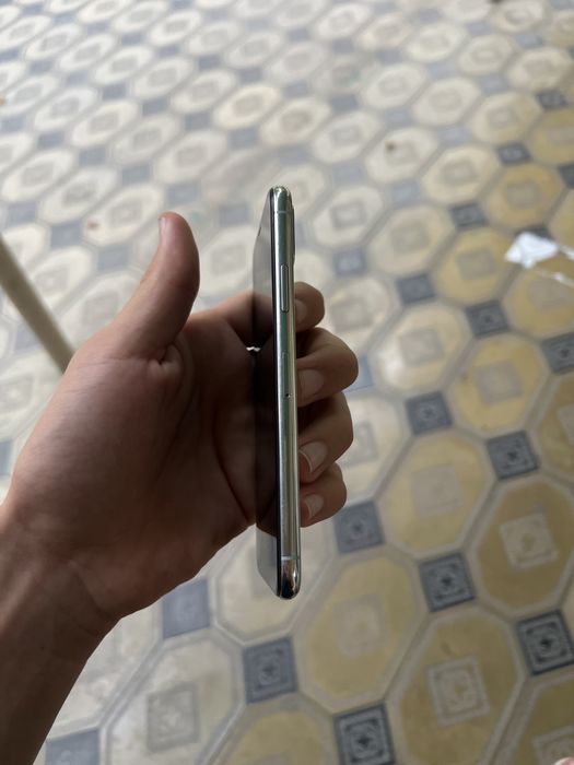 Iphone x holati: yaxshi  xotira: 64 gb  емкост:65