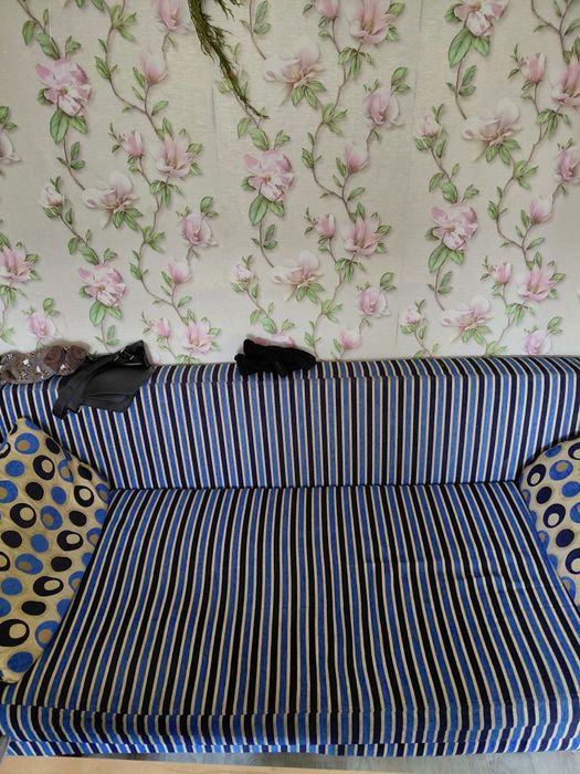 Отдам даром диван