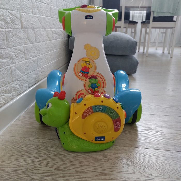 Толокар Chicco + развивающая игрушка