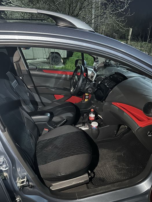 Chevrolet Spark delfin rang avtomat 1,25 mator gazi bor yaxshi xolatta
