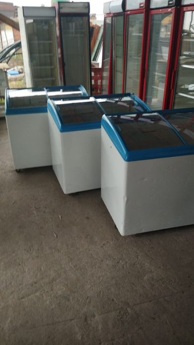 Холодильники витринные