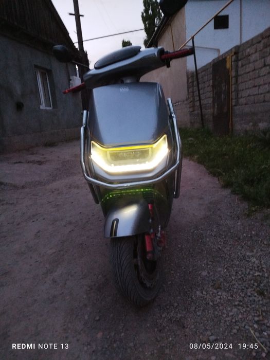 Скутер сотилади.