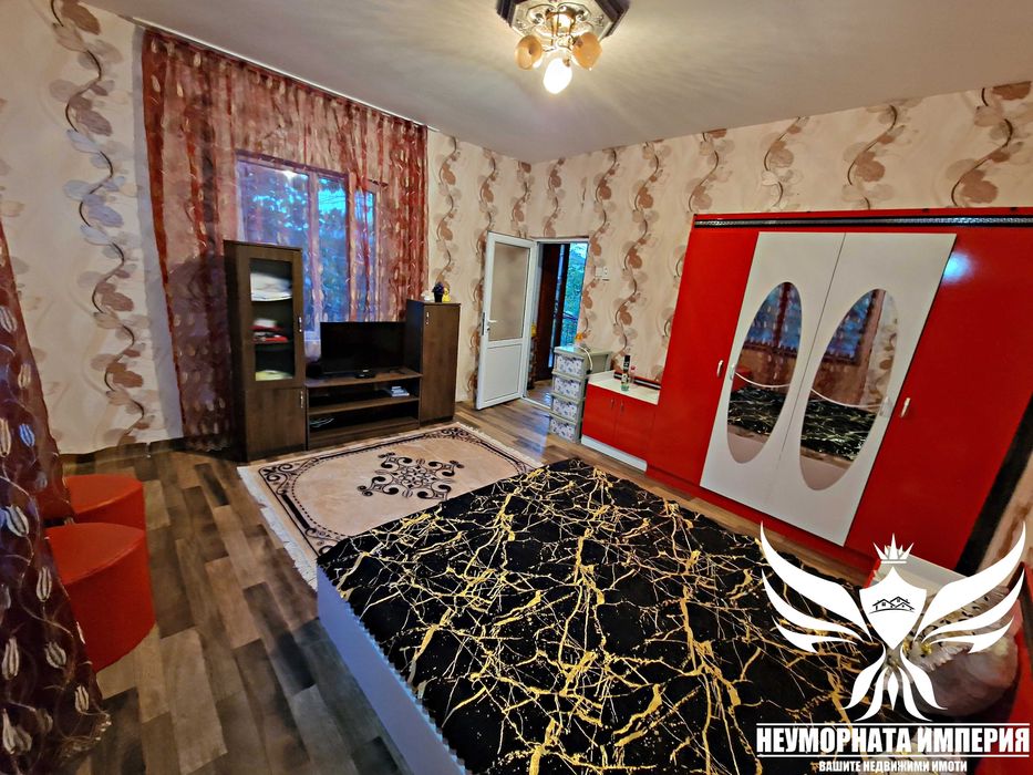 Двуетажна къща с постройки 384РЗП с 930кв. двор село Караджалово