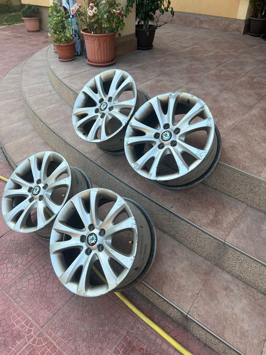 Vând jante Skoda superb R17
