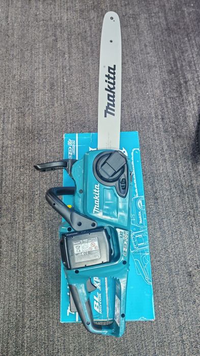 Drujba electrica Makita noua model DUC 353