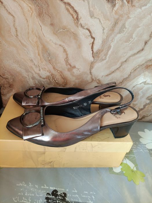 Продам летние туфли