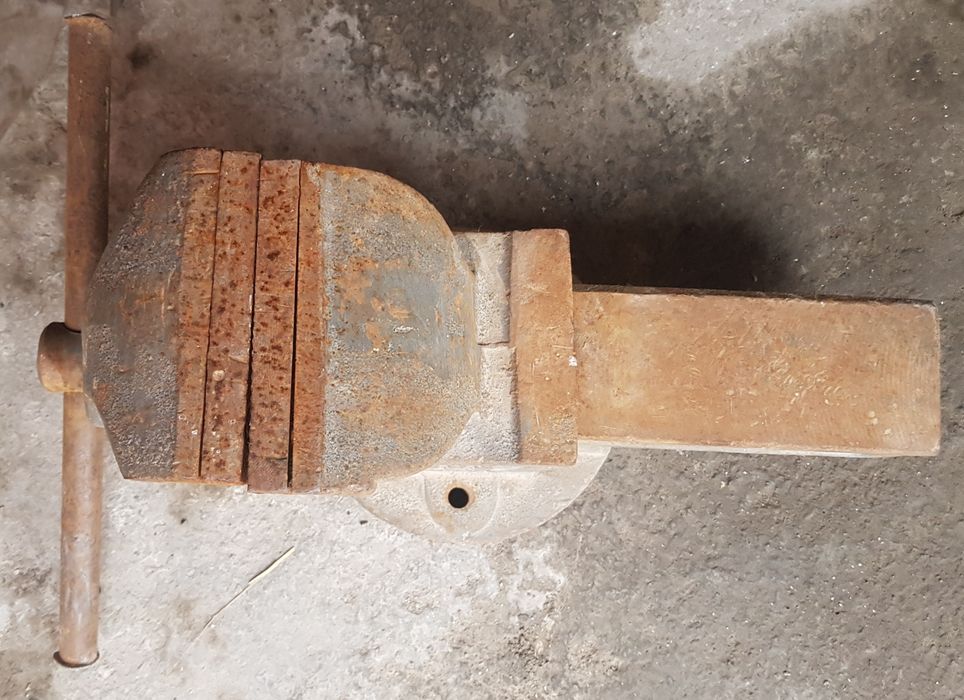 Продаются тиски большие