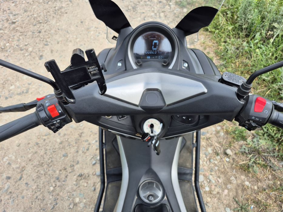 Продам скутер N-max