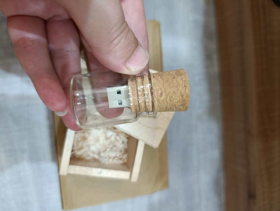 Подарочная USB флешка