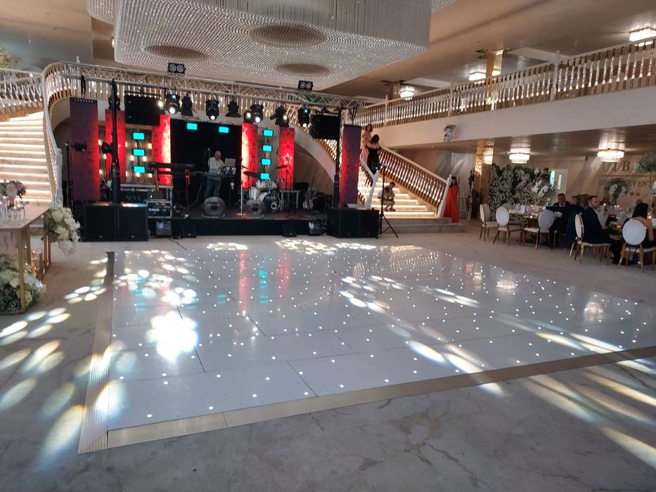 Ring de Dans Smart/Arcada Ynfiniti/Litere volumetrice/Limuzine