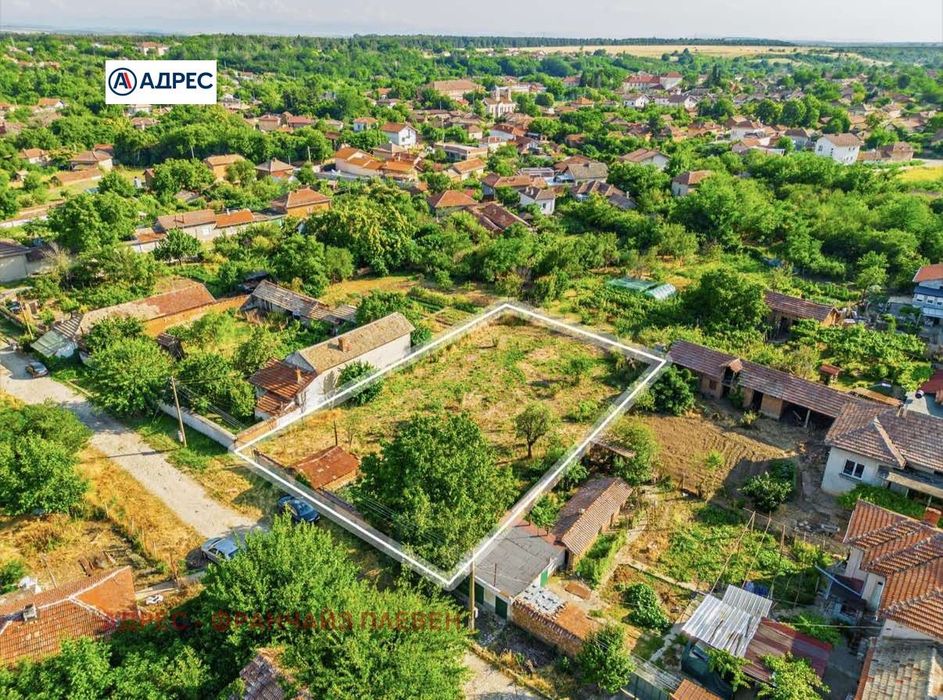 Парцел в Плевен, област-с.Горни Дъбник площ 1230 цена 35000