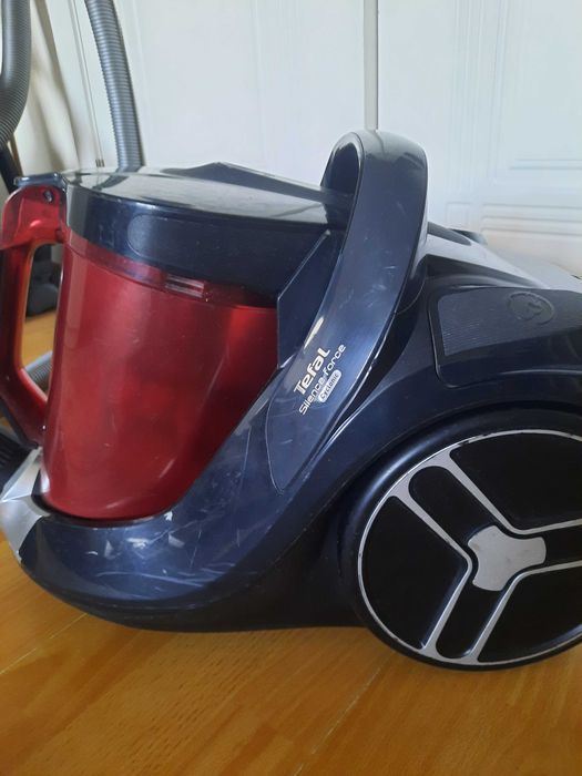 Пылесос Tefal в отличном состояний