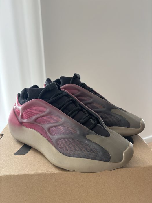 Yeezy 700 V3 Marime 41