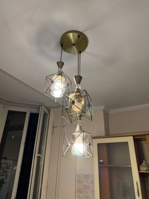 Люстры продается срочно
