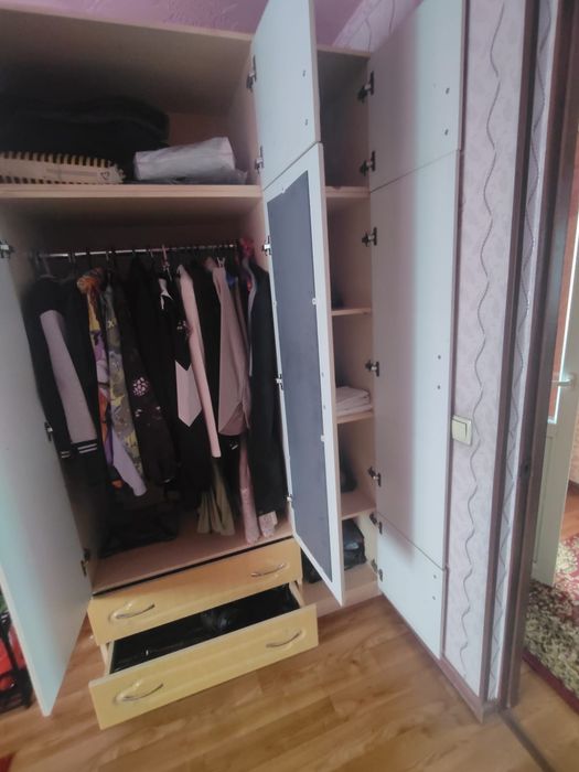 Продам  шкаф , кровать , комод