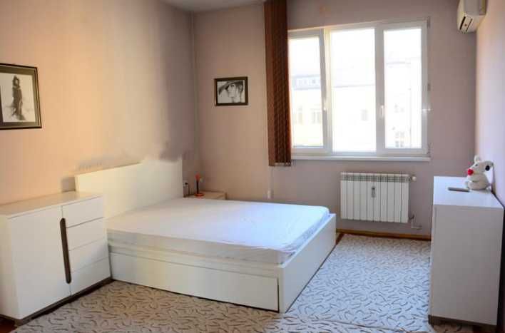 Дава се под наем Двустаен апартамент в София, Център - 95 кв.м за 663 € - Снимка #2