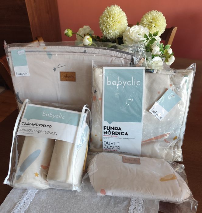 Babyclic бебешки чаршафи, чанта, несесер, възглавница против обръщане