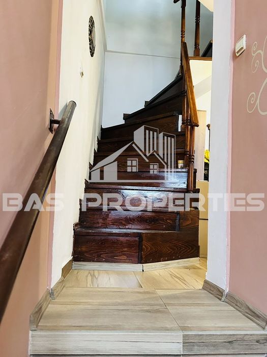 Етаж от къща в София-Орландовци площ 144