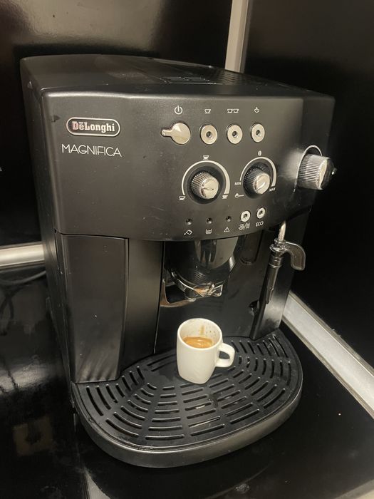 Кафемашина кафеавтомат Delonghi Magnifica