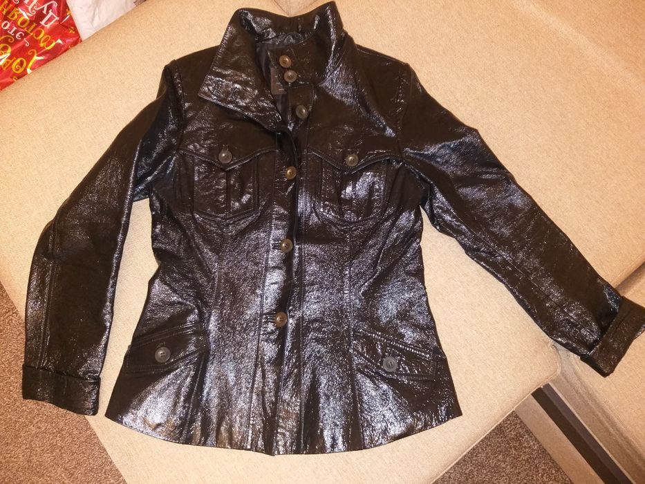 Плащ утеплённый лаковый.Куртка лаковая.Италия.S-M
