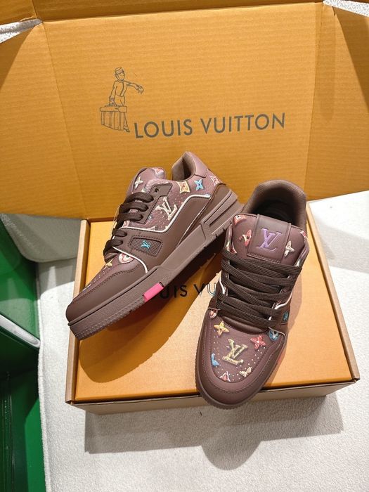 Adidasi Louis Vuitton