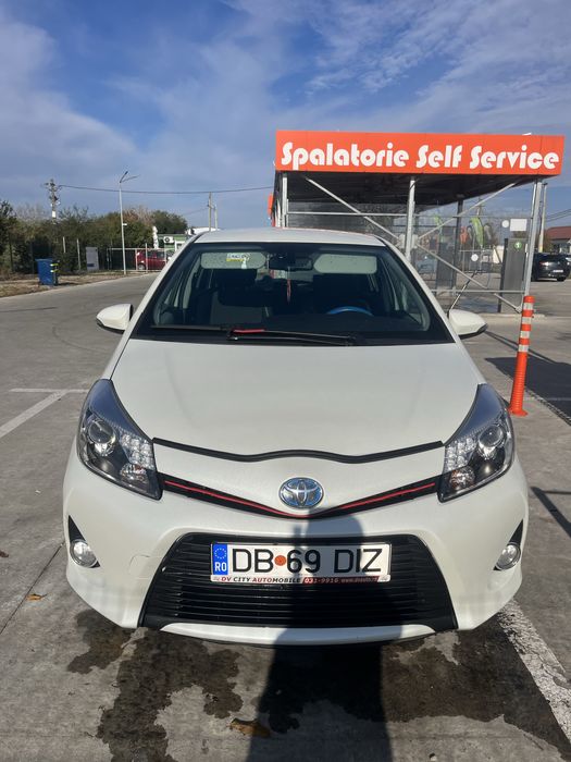 Toyota yaris hybrid