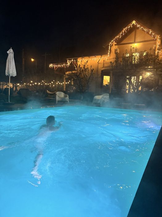 Vilă cu piscină încălzită si ciubăr la Brașov|10 persoane|Orchard Vila