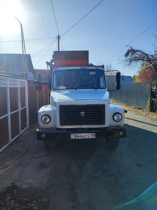 Вывоз мусора в контейнере. Мусоровоз!