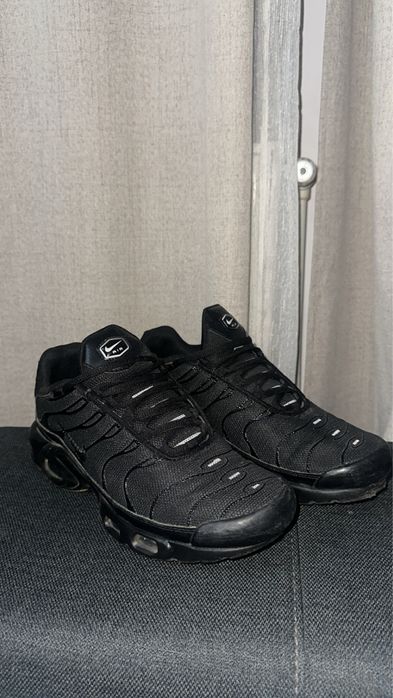 adidai nike   tn