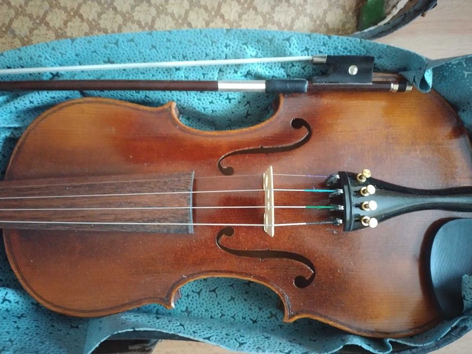 Старинна цигулка