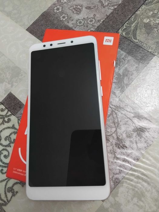 Redmi 5 b/u sotiladi