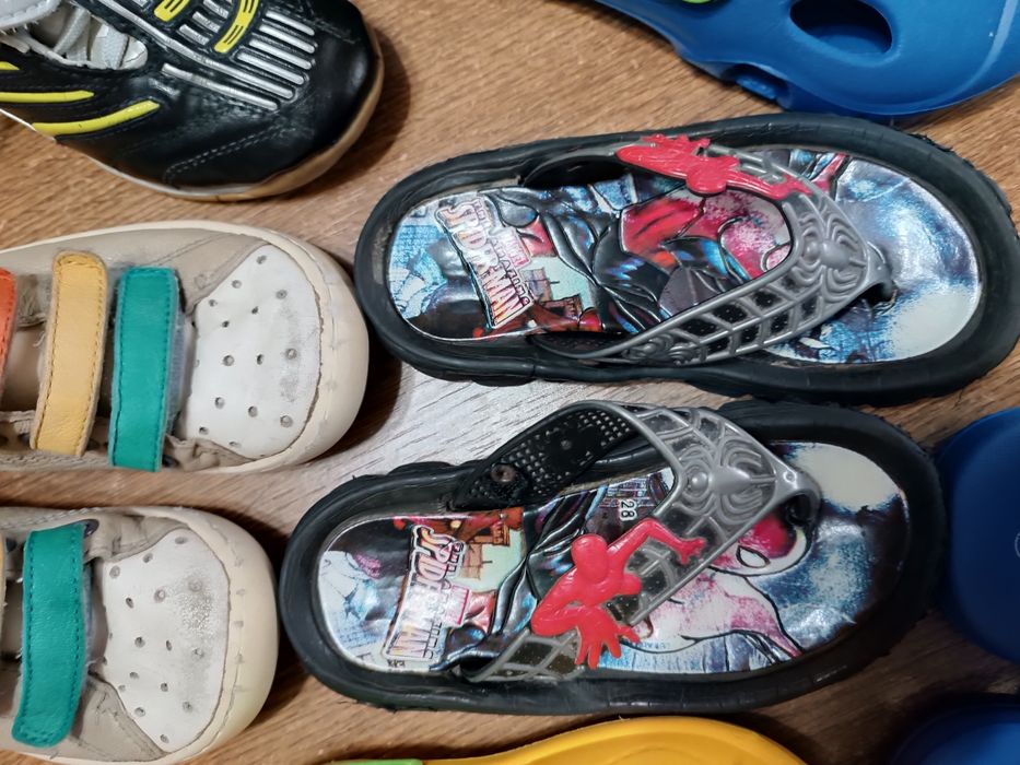 Детски обувки,ботуши,джапанки,сандали 27,28,29 номер