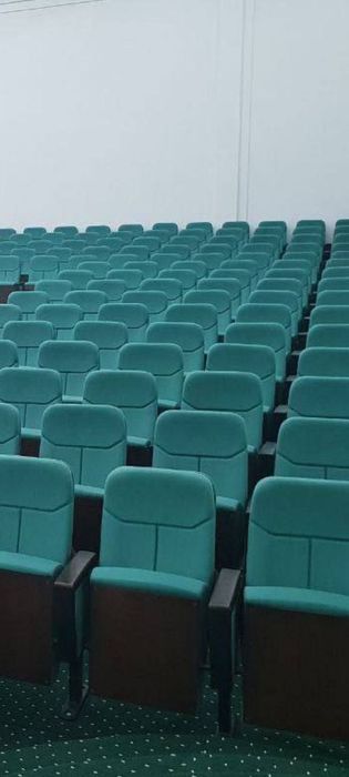 Театральный кресло