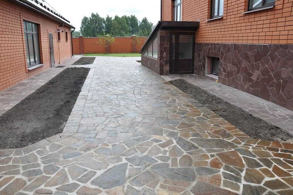 Плитняк для мощения без сложностей