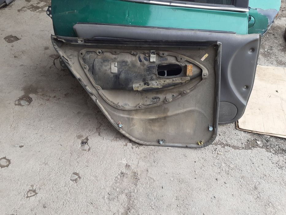 Двери на Hyundai Avante 1998
