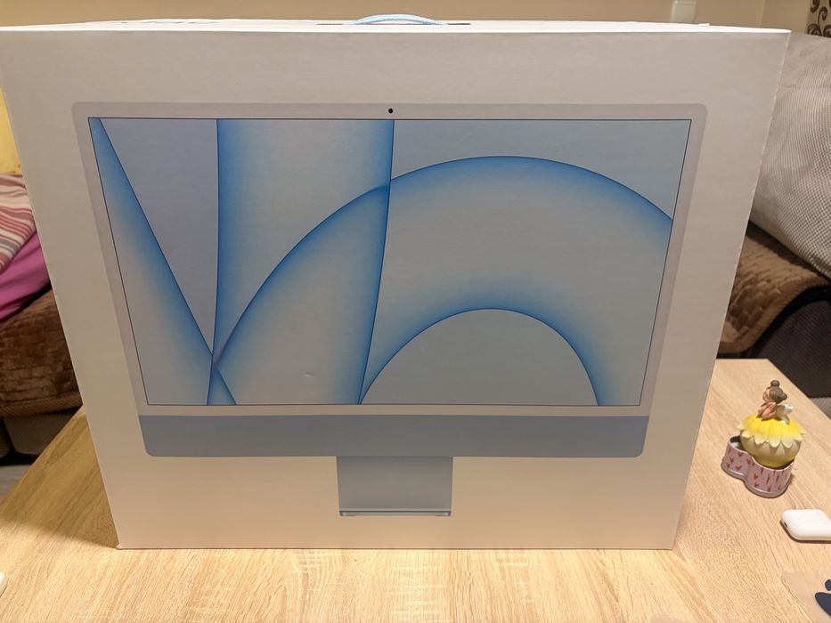 Apple iMac 24" (Blue, M1 Chip)