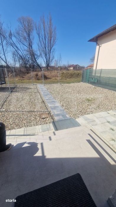 Duplex nou, 3 camere, bucatarie, 2 bai, teren 200 mp, Brasov-Stupini