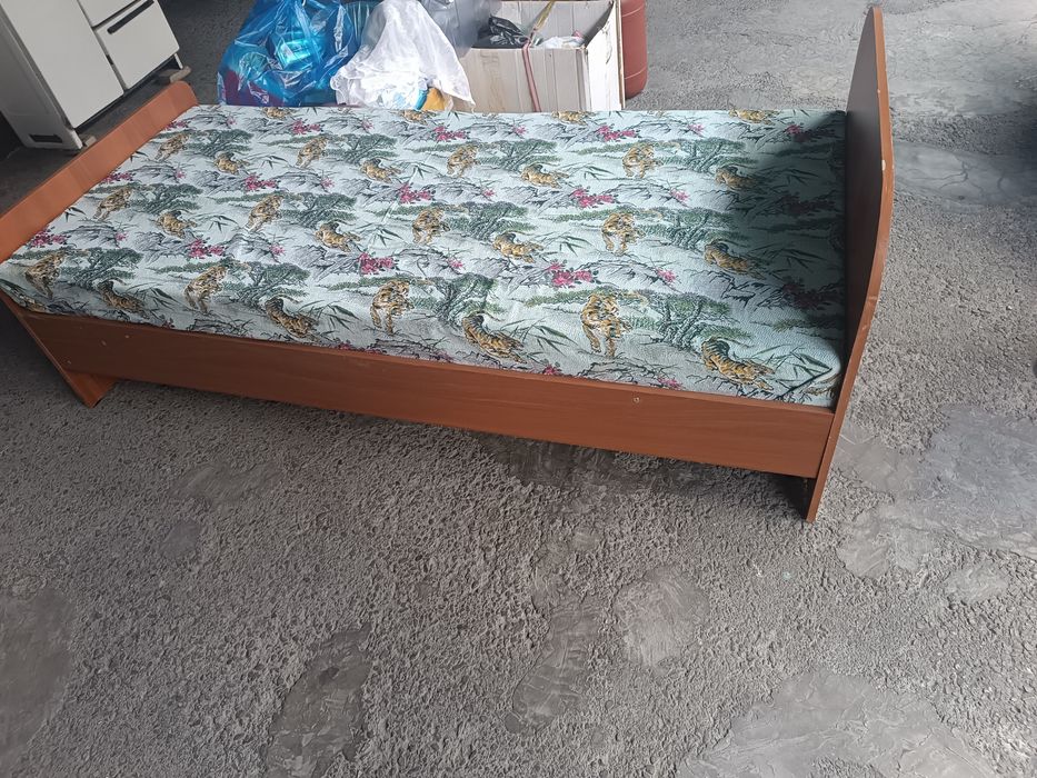 Продам кровать, кресло