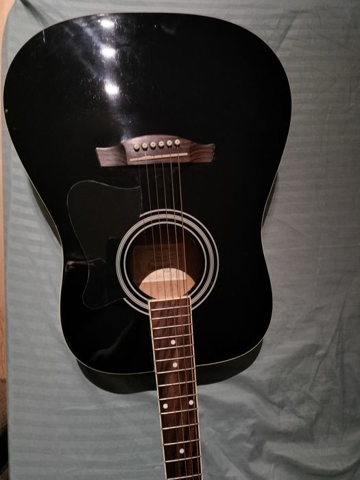 Chitara electrica/ chitara acustica