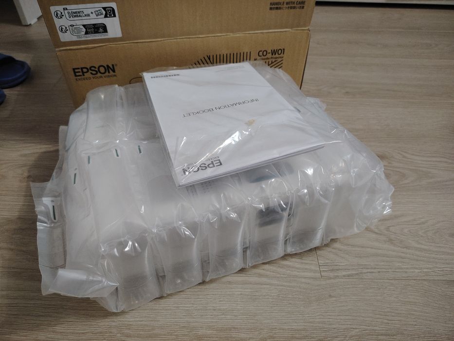 Проектор EPSON CO-W01